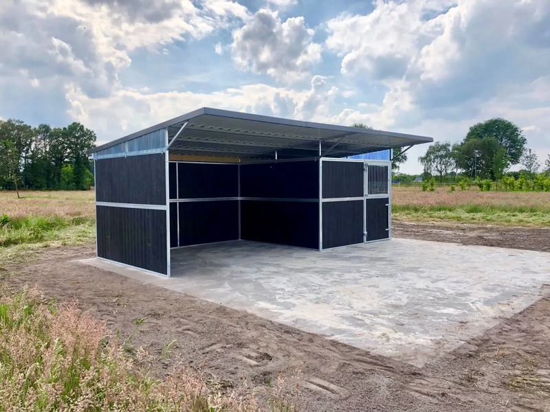 Boxes extérieur avec toit pentu - Écurie extérieure pour chevaux avec toit en appentis ou à pignon_4