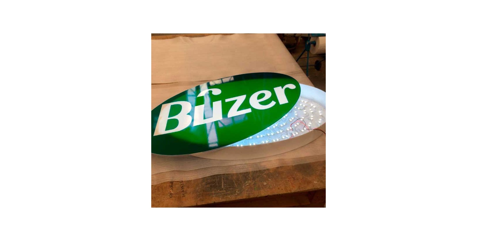 Caisson lumineux LED avec formes personnalisables - base aluminium, éclairage LED_4