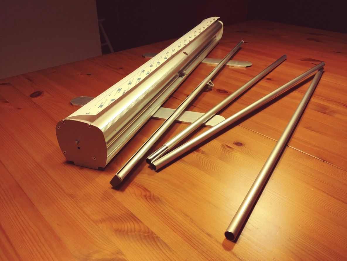 Kakémono roll-up standard - robuste, économique et disponible en 85 ou 100 cm avec visuel inclus_4