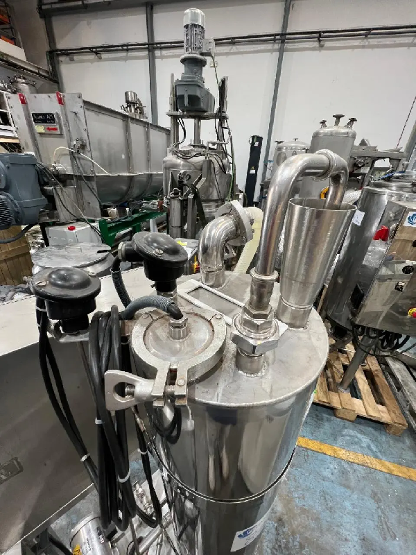 Cuve chauffant skid d'occasion avec pompe centrifuge - référence : c8304_4