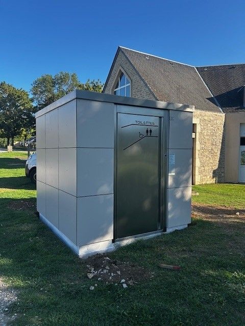 Cabine PMR disponible en version manuelle, semi-automatique ou automatique- réf. 2054_4