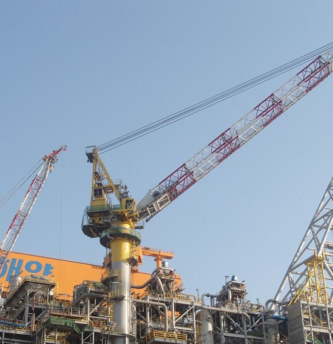 BOS 4200 - Grue portuaire offshore Liebherr - Capacité de levage max. 125t - Portée 72m_4