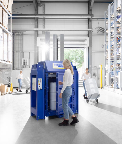 Presse à fûts Strautmann FP 200 - réduction du volume jusqu'à 90% - compactage simple et sûr_4
