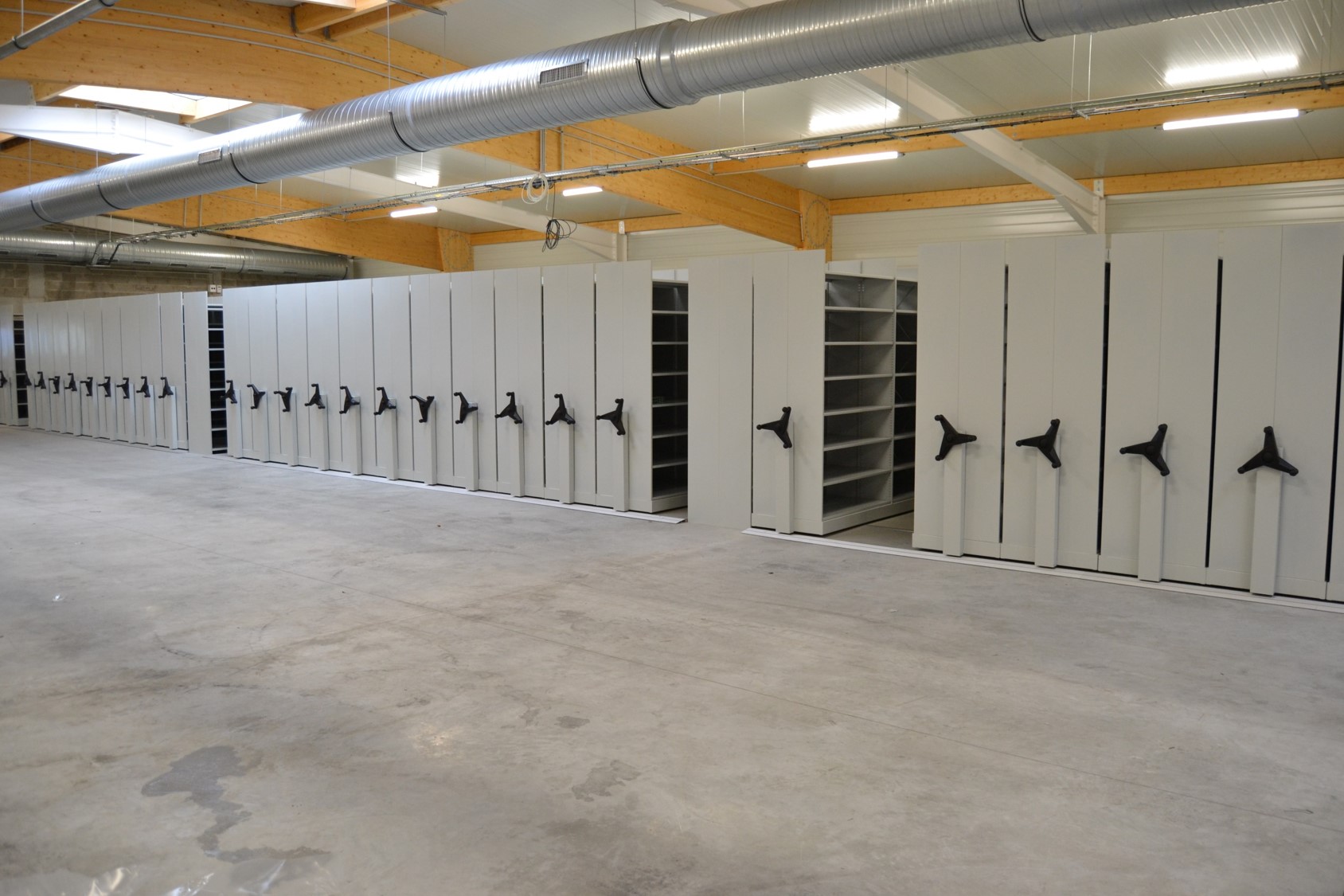 Rayonnage d'archivage mobile - tôlé - stockage optimisé et sécurisé_4