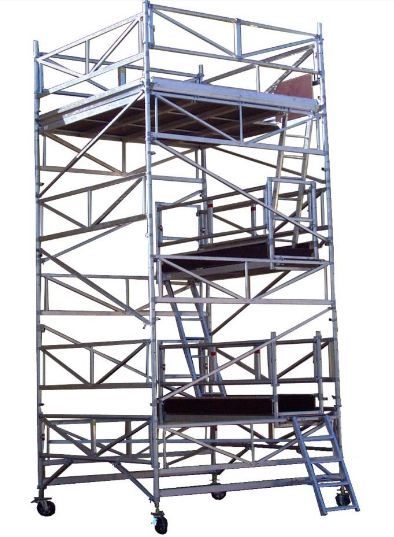 Tour roulante en aluminium ULTRALU avec hauteur de plancher jusqu'à 14,30 m