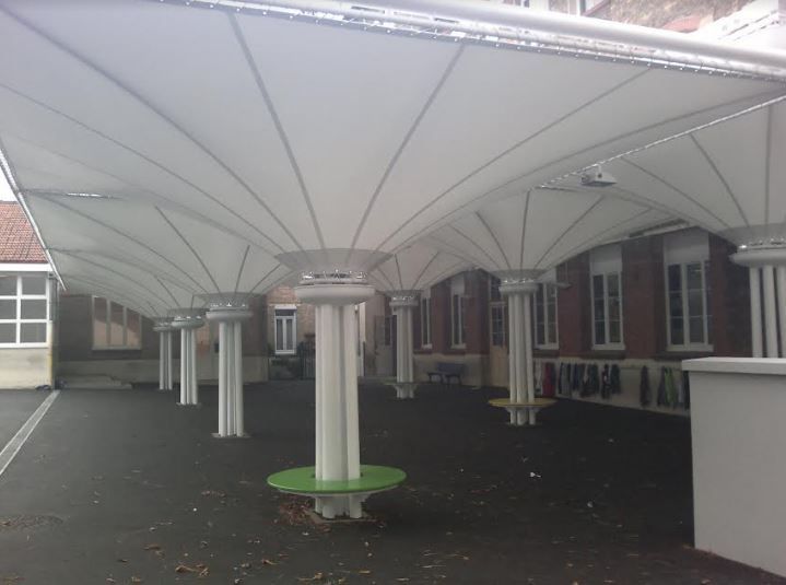 Préau Impluvio avec toile - Dimensions de 36m² à 102m², sur poteau central, acier galvanisé_4