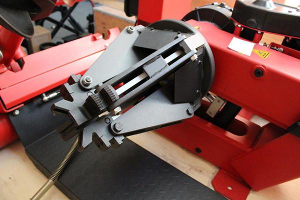 Démonte pneus poids-lourd 14