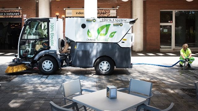 Balayeuse électrique compacte Dulevo D.zero² pour zones urbaines