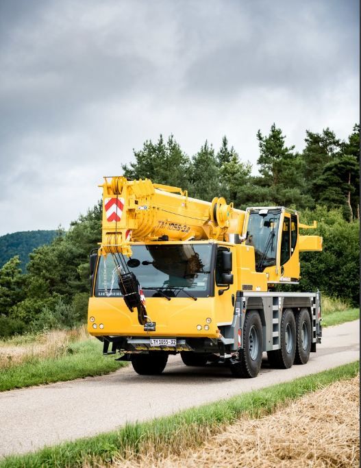 Grue automotrice LTM 1055-3.2 avec flèche télescopique extensible jusqu'à 40 mètres