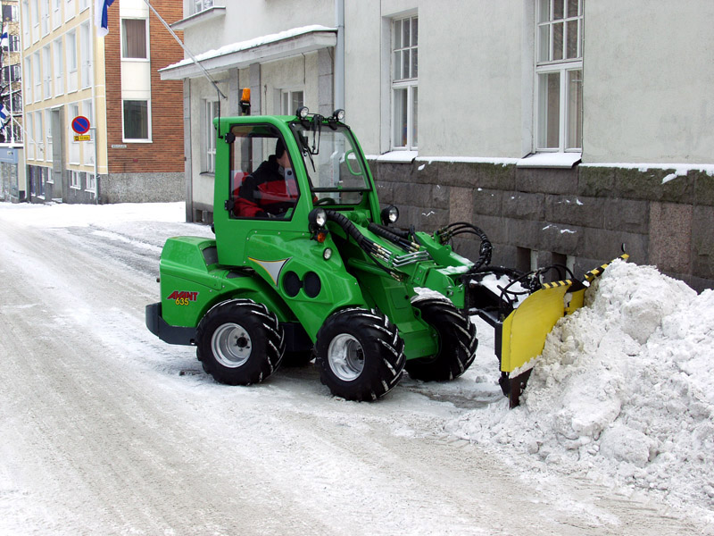 Chasse-neige  v2400 avant tecno oy_4