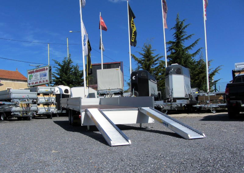 Remorque plateau HUMBAUR HT 356221 GR - 2 essieux, roues dessous, ridelles alu, dimensions 6220x2070 mm_4