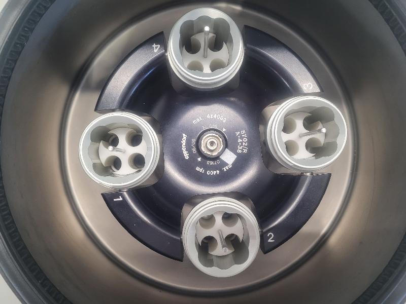 Centrifugeuse réfrigérée EPPENDORF 5702R avec rotor A-4-38_4