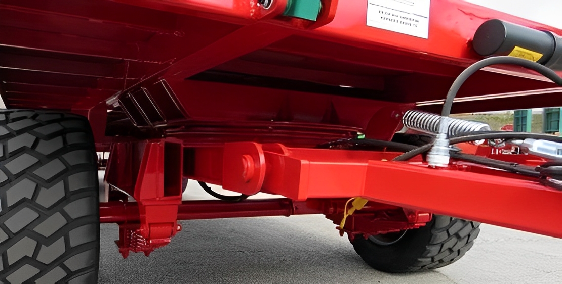 Remorque plateau avec éclairage protégé et gyrophare