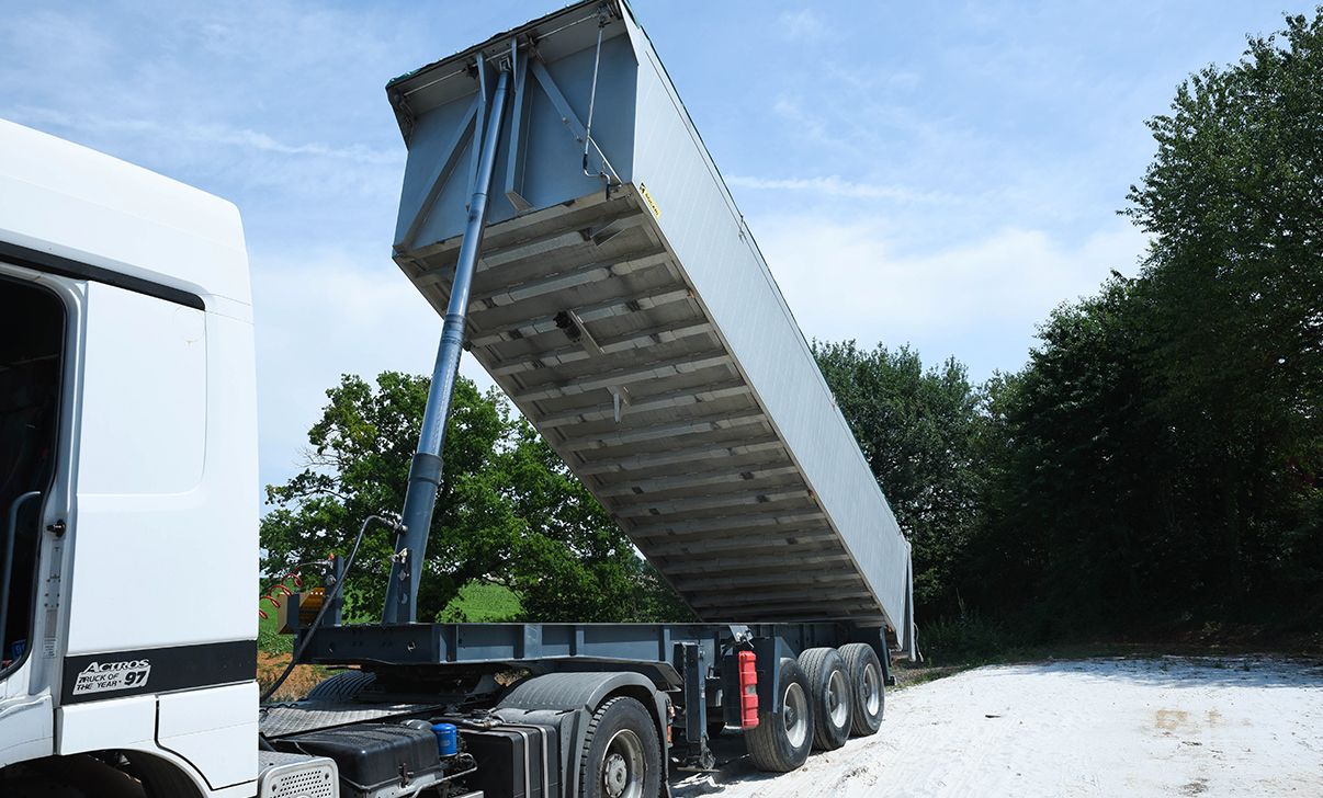 Benne TP aluminium lisse Socari - Volume 23 m3 à 30 m3 - Châssis et carrosserie performants_4