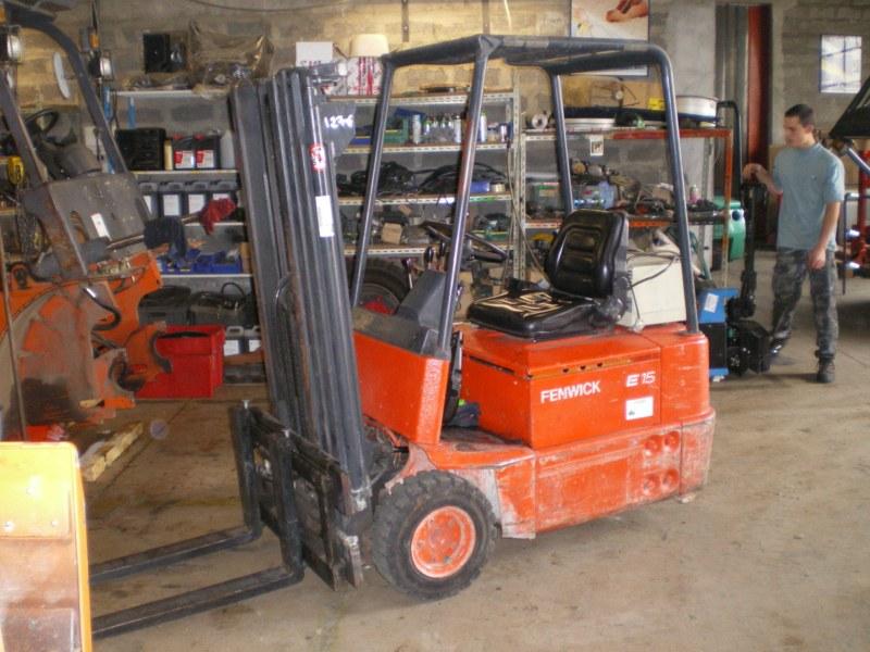 Chariot élévateur électrique 3 roues d'occasion - modèles CESAB, CROWN, OM FIAT, HELI, FENWICK_4