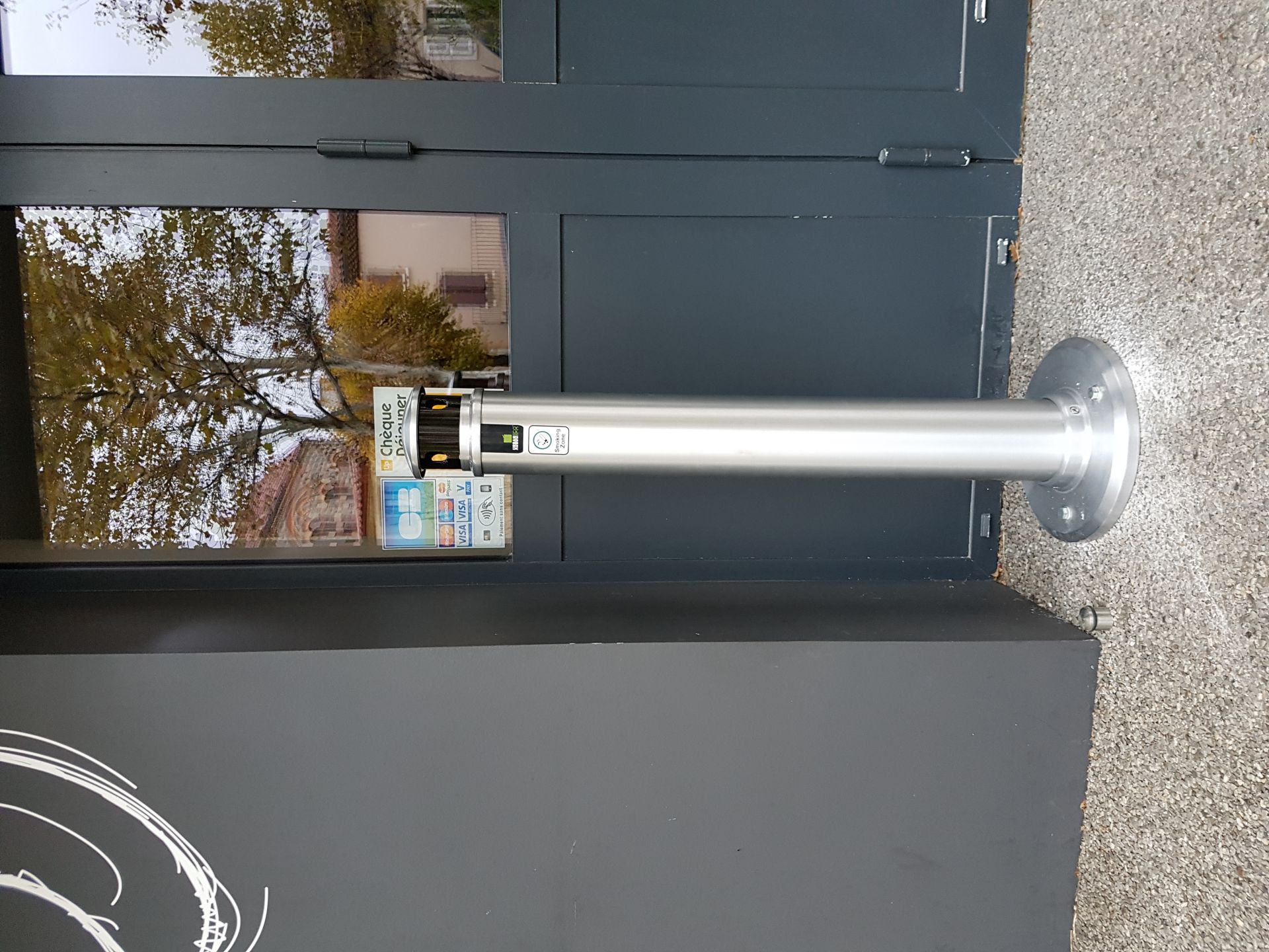 Cendrier collecteur d'extérieur sur pied anti-pluie Melbourne Eco - inoxydable, grande capacité, robuste et design_4