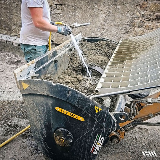 Godet malaxeur à béton pour mini-chargeuse_4