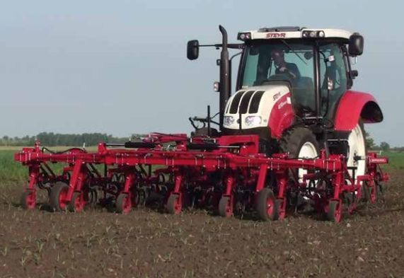 EC-Weeder - Bineuse agricole personnalisable Steketee - Largeur de travail jusqu'à 13 m avec guidage automatique IC-Light_4