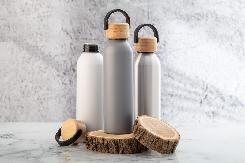 Bouteille en aluminium 600 ml - couvercle en bambou - couleur argenté_4