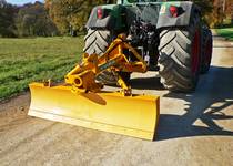 Lame niveleuse hydraulique renforcée_4