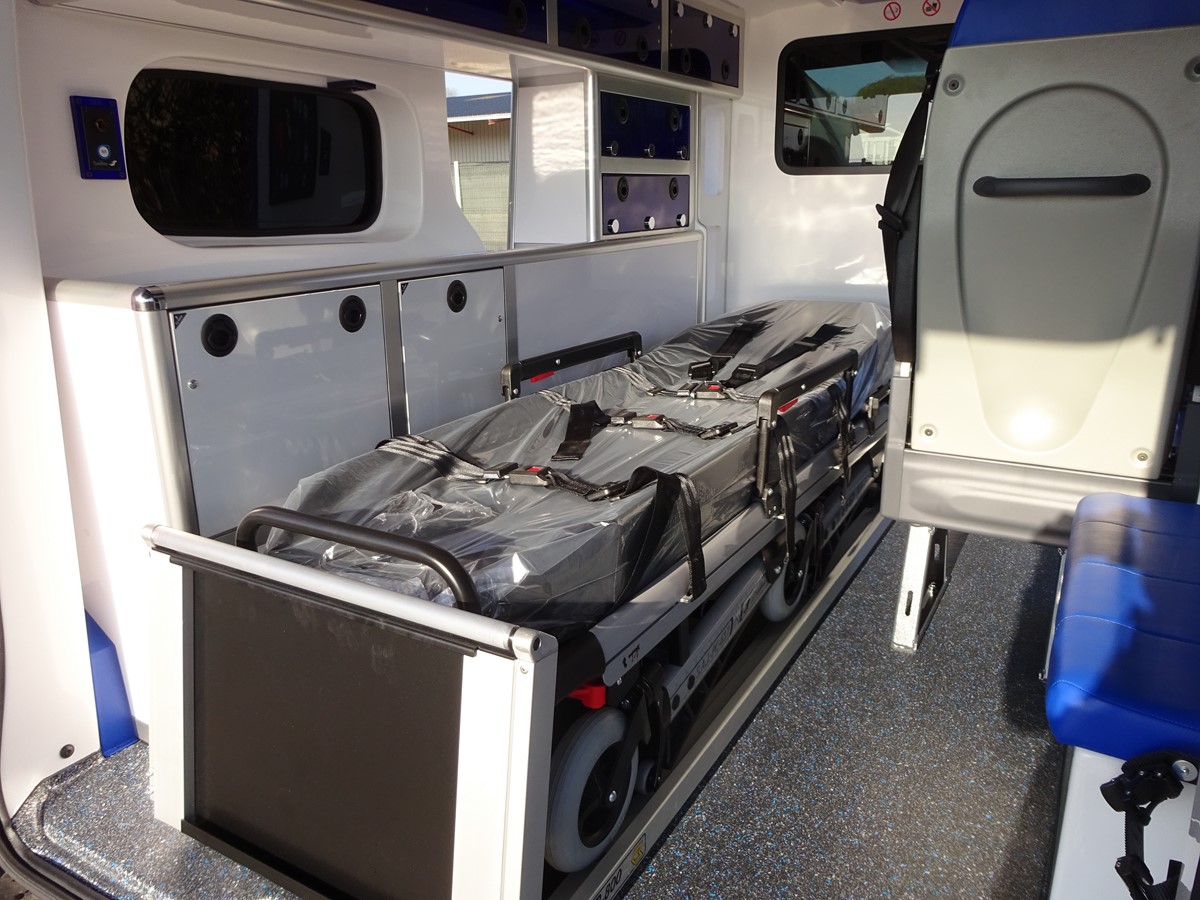 Ambulance équipée Opel Vivaro avec GPS