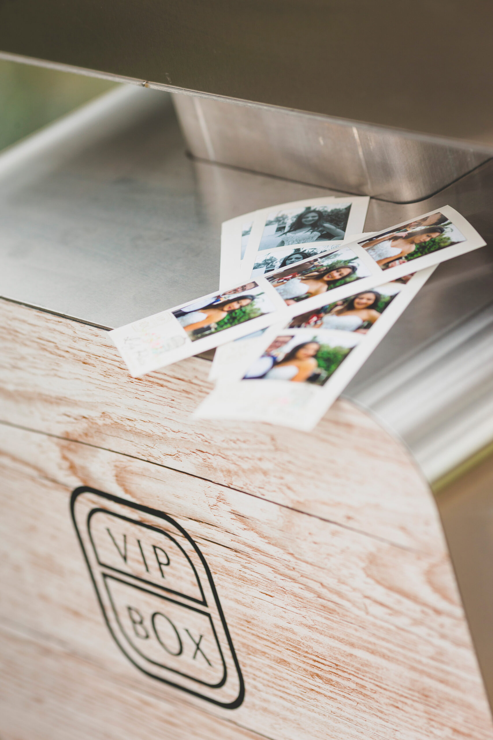 Borne selfie haut de gamme, élégante, pratique et perfonnalisable - VIP BOX Classic_4