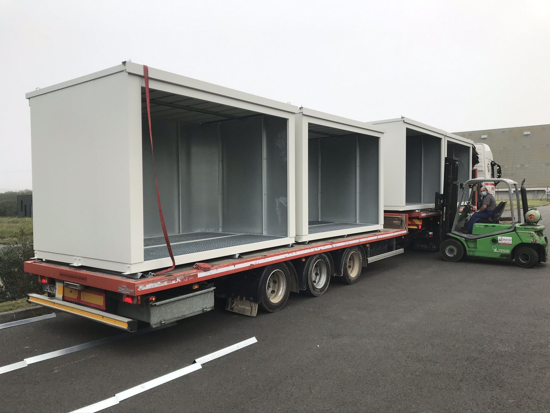 Protection pour cuve d'huiles avec bacs de rétention étanches