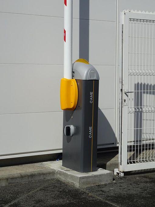 Barrières levantes motorisées - Survelec - Gestion de parkings et copropriétés_4