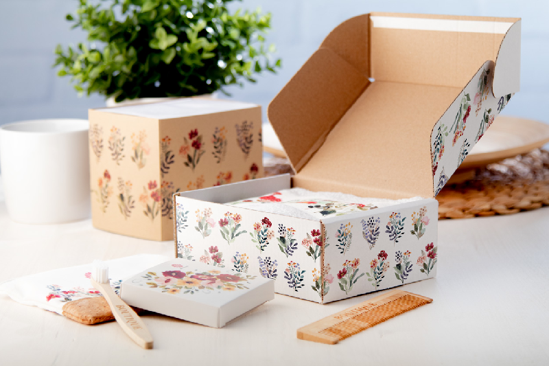 Boîte postale carrée en carton ondulé - impression couleur sur mesure - bande auto-scellante_4