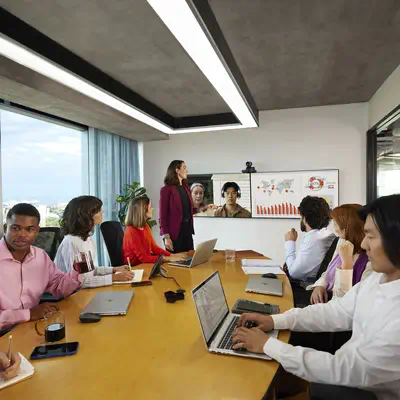 Caméra intelligente Poly Studio E60 4K MPTZ avec zoom optique 12x_4