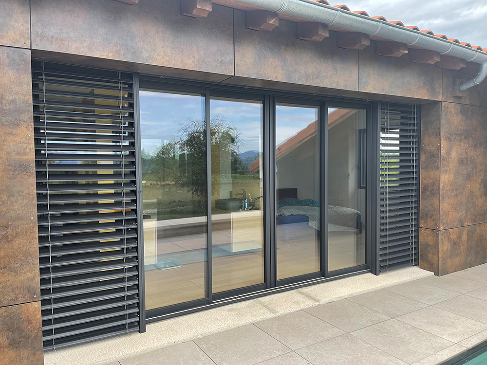 Baie vitrée coulissante sur mesure en aluminium - confort, performance, esthétisme et sécurité_4