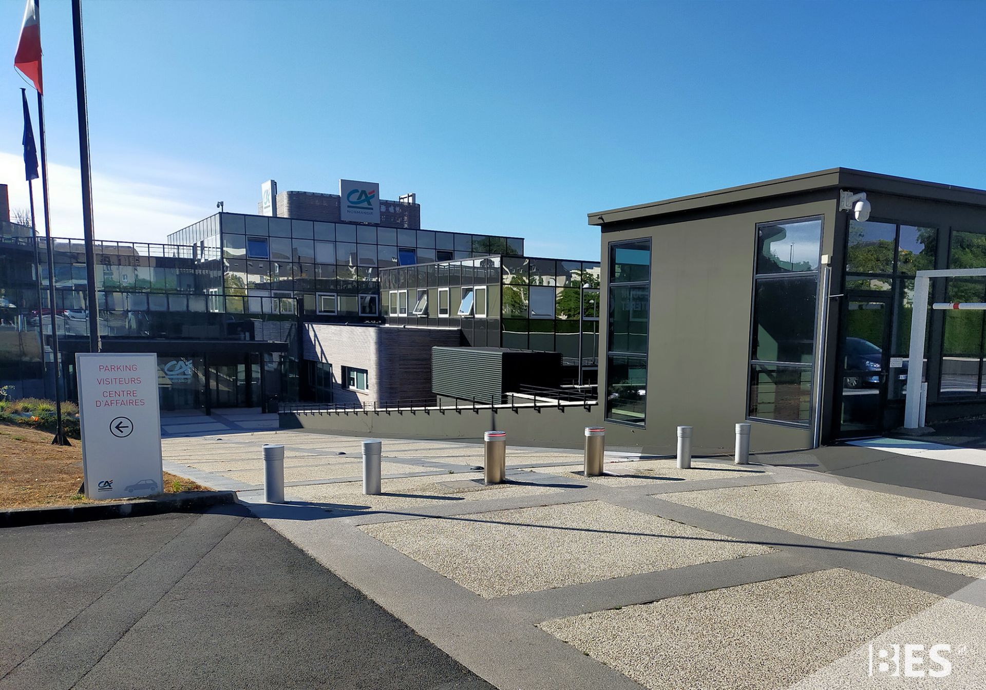 Borne escamotable automatique à motorisation électrique conçue et brevetée par BES - Citadine_4