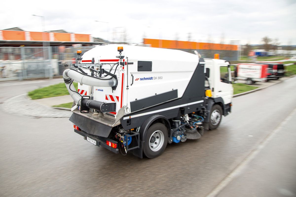 Street king 660 - balayeuse aspiratrice sur châssis - aebi schmidt - 7 m3_4