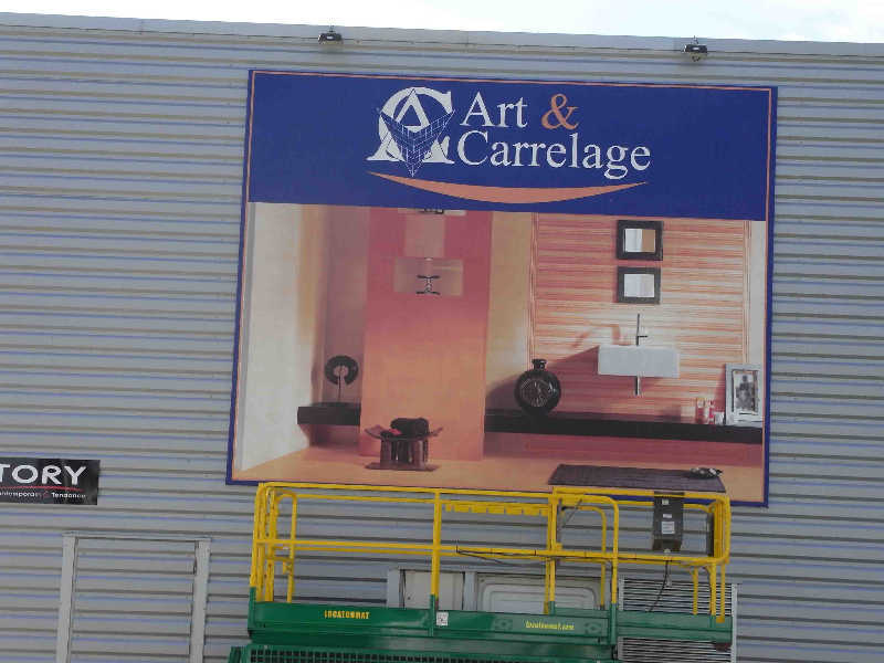 Enseigne toile tendue sur mesure: imprimez votre visuel de communication dans le respect de votre charte graphique - OUEST ENSEIGNES_4