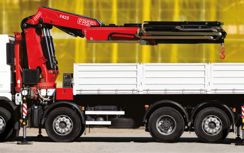 Grue auxiliaire Fassi F425A et F425RA e-dynamic - capacité de levage jusqu'à 41,49 tm - bras hydraulique jusqu'à 28,65 m avec jib_4