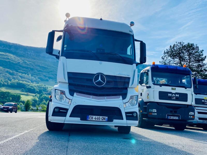 MERCEDES tracteur routier actros 1851 4x2 avec kit hydraulique_4