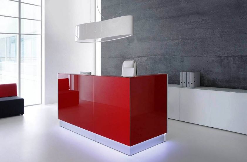 Banque d'accueil moderne et fonctionnelle pour un espace professionnel accueillant_4