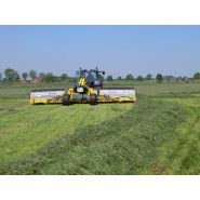 Système révolutionnaire de ramassage sur tapis du RT 950 pour un fourrage de qualité