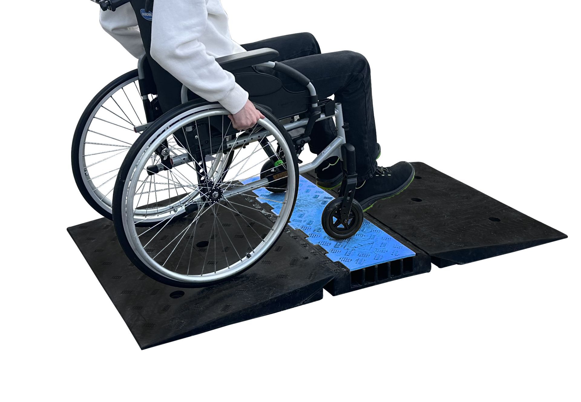 Passage de câble adapté aux personnes à mobilité réduite - COBRA PMR_4