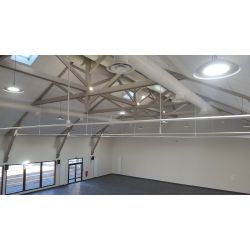 Projecteur de suspension industriel LED - FINNA HE 120W - IP66 - 160 lm/W - Haute efficacité lumineuse_4