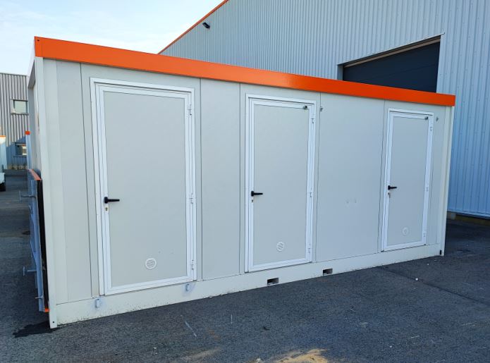 Bungalow sanitaire pratique pour événements avec WC intégrés