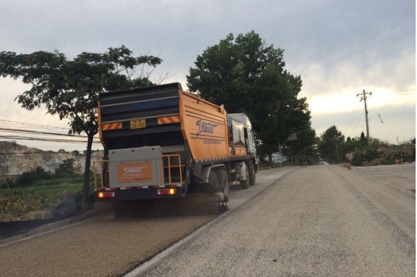 Lmt5311tfc-p - camion gravillonneur synchrone trémie à lame compacteur - ikom - 17 m3_4