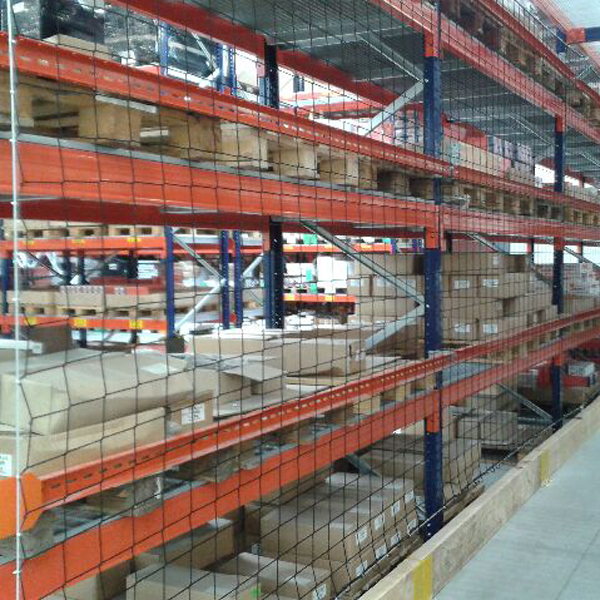 Protection grillagée anti-chute pour racks à palettes_4