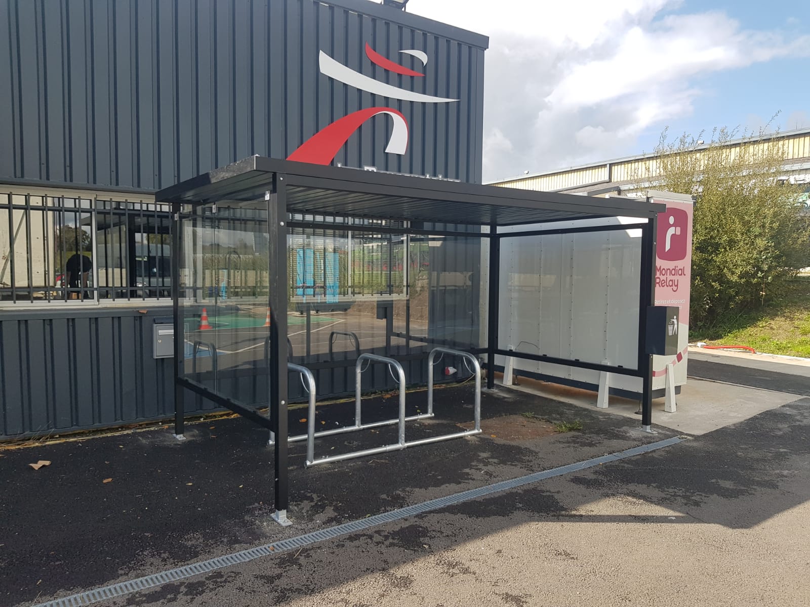 Abri 2 roues à toit plat en bac acier nervuré pour tous types de parkings ou d'espaces publics - MIGA_4