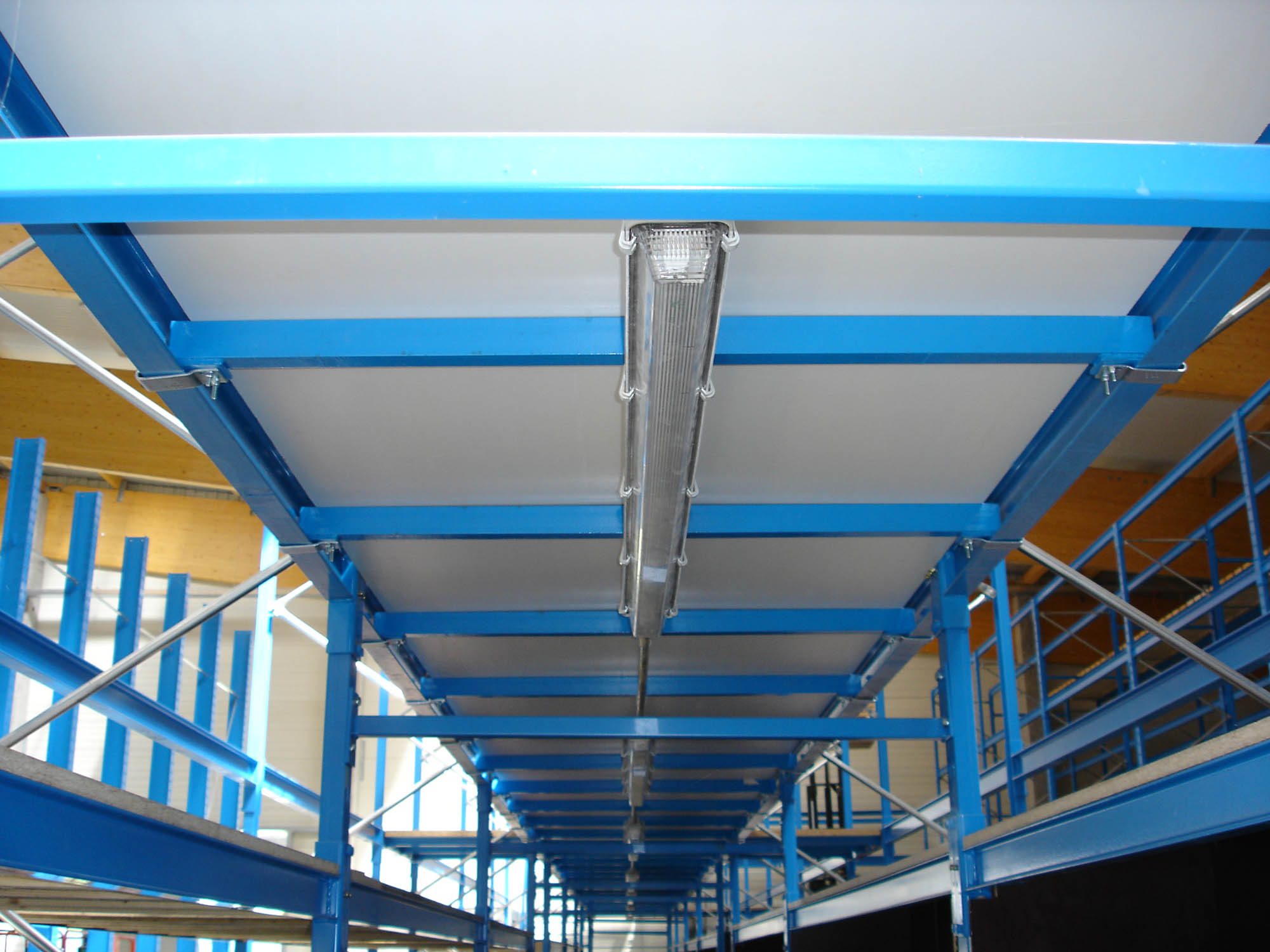 Mezzanine sur rayonnages à palettes OHRA - profilés en acier robustes pour stockage optimisé_4