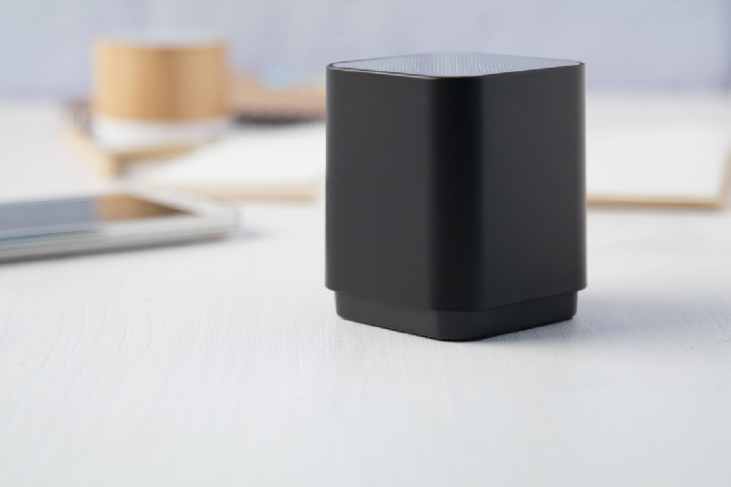 Enceinte Bluetooth - Boîtier en plastique avec gravure lumineuse - Batterie rechargeable et fonction mains libres_4