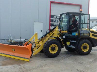 Chasse-neige LN - Système antichoc avec inclinaison flottante ±10° et rotation hydraulique ±35°_4