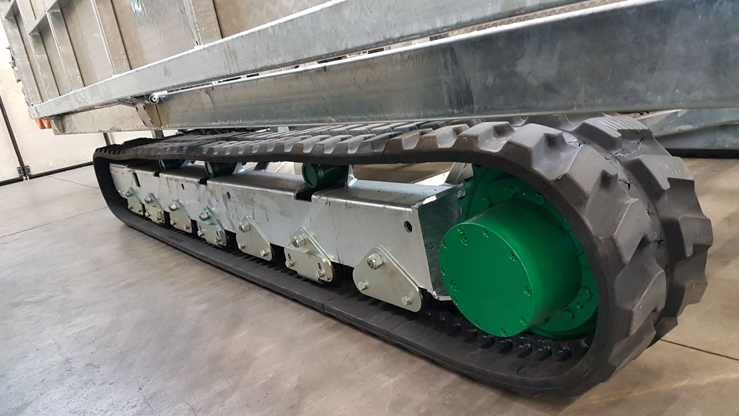 Récolteuse 9200 foglia - ortomec srl - puissance du moteur 74 cv - largeur de récolte 130 à 180 cm_4