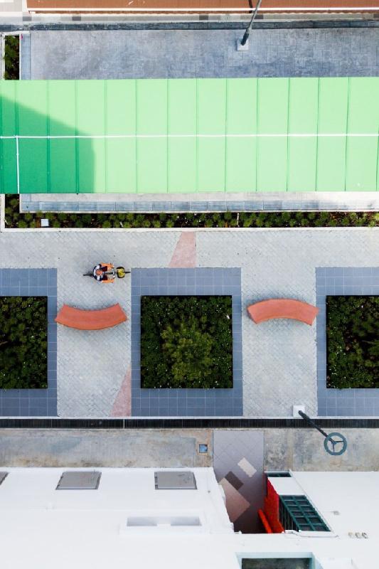 Banc en béton Ona - modulaire avec pièces droites, concaves et convexes_4