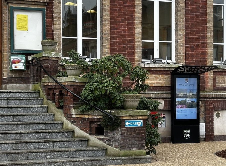 Totem Tactile outdoor Yumo - Affichage légal ou autre_4